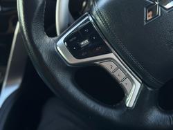 2022 Mitsubishi Pajero Sport Exceed