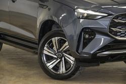 2025 Isuzu MU-X LS-T