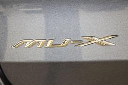 2025 Isuzu MU-X LS-T