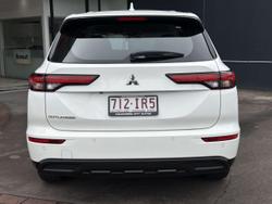 2023 Mitsubishi Outlander ES