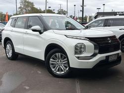 2023 Mitsubishi Outlander ES