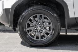 2024 Toyota Landcruiser GXL