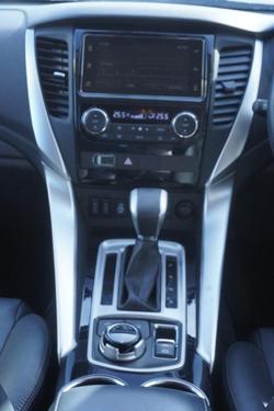 2016 Mitsubishi Pajero Sport Exceed