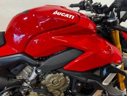 2022 Ducati STREETFIGHTER V4 S RED