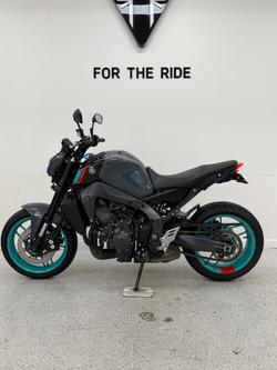 2022 YAMAHA MT-09A (MT-09) SILVER ICE/STORM GREY
