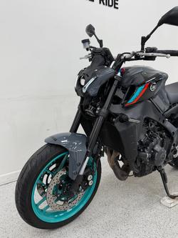 2022 YAMAHA MT-09A (MT-09) SILVER ICE/STORM GREY