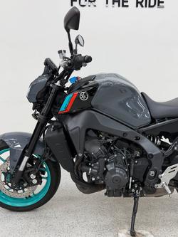 2022 YAMAHA MT-09A (MT-09) SILVER ICE/STORM GREY