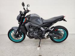 2022 YAMAHA MT-09A (MT-09) SILVER ICE/STORM GREY