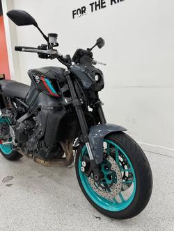 2022 YAMAHA MT-09A (MT-09) SILVER ICE/STORM GREY