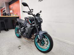 2022 YAMAHA MT-09A (MT-09) SILVER ICE/STORM GREY