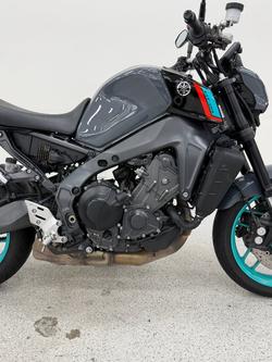 2022 YAMAHA MT-09A (MT-09) SILVER ICE/STORM GREY