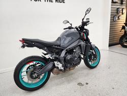 2022 YAMAHA MT-09A (MT-09) SILVER ICE/STORM GREY