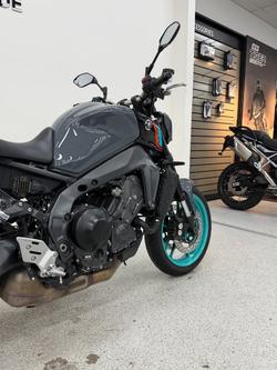 2022 YAMAHA MT-09A (MT-09) SILVER ICE/STORM GREY