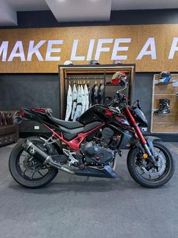 Honda CB750 (hornet)