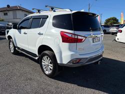 2017 Isuzu MU-X LS-T