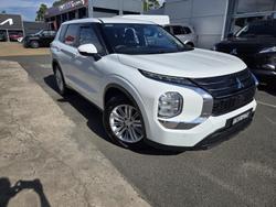 2024 Mitsubishi Outlander ES