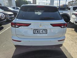 2024 Mitsubishi Outlander ES