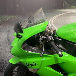 2005 Kawasaki ZX-10R (ZX1000 NINJA) Green