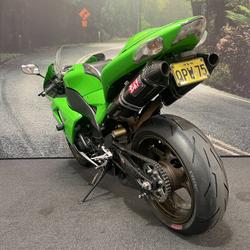 2005 Kawasaki ZX-10R (ZX1000 NINJA) Green