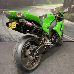 2005 Kawasaki ZX-10R (ZX1000 NINJA) Green