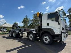 2025 Isuzu F Series FYJ 320-255 AT R60