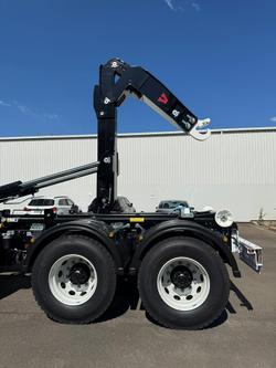 2025 Isuzu F Series FYJ 320-255 AT R60