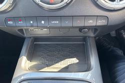 2026 GWM Tank 300 Ultra Hi4-T PHEV P01 4X4 Dual Range Pearl White (9F01)