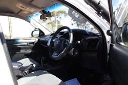 2022 Toyota Hilux SR