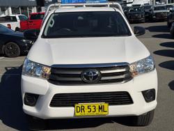 2024 Toyota Hilux SR