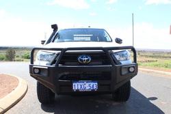 2022 Toyota Hilux SR