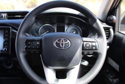 2022 Toyota Hilux SR