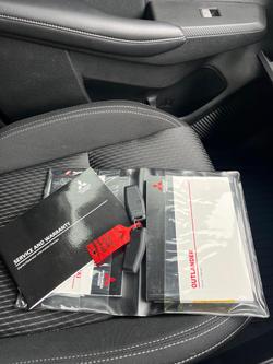 2022 Mitsubishi Outlander ES