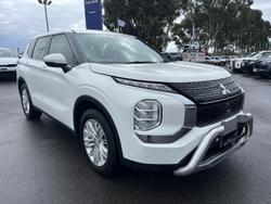 2022 Mitsubishi Outlander ES