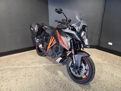 2017 Ktm 1290 SUPER DUKE GT SILVER