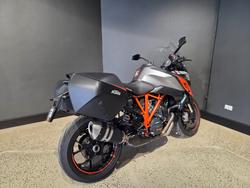 2017 Ktm 1290 SUPER DUKE GT SILVER