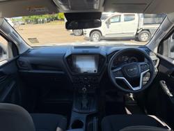 2025 Isuzu D-MAX SX MY24 4X4 Dual Range Mineral White