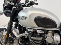 2017 Triumph Bonneville T120 Bonneville Silver
