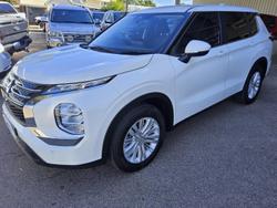 2023 Mitsubishi Outlander ES ZM MY23 White
