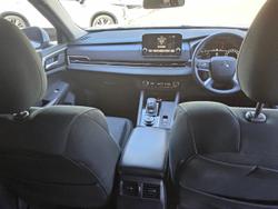 2023 Mitsubishi Outlander ES ZM MY23 White