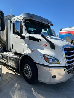 2022 Freightliner Cascadia 116 White
