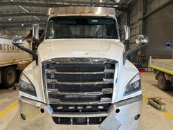 2022 Freightliner Cascadia 126 White