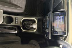 2016 Toyota Hilux SR5