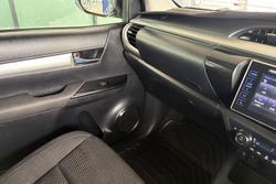 2016 Toyota Hilux SR5