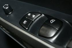 2023 Nissan Navara SL