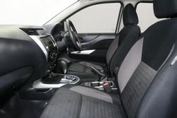 2023 Nissan Navara SL