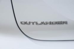 2022 Mitsubishi Outlander LS