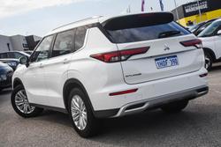 2022 Mitsubishi Outlander LS