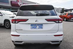 2022 Mitsubishi Outlander LS