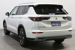 2025 Mitsubishi Outlander LS