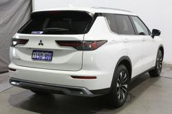 2025 Mitsubishi Outlander LS